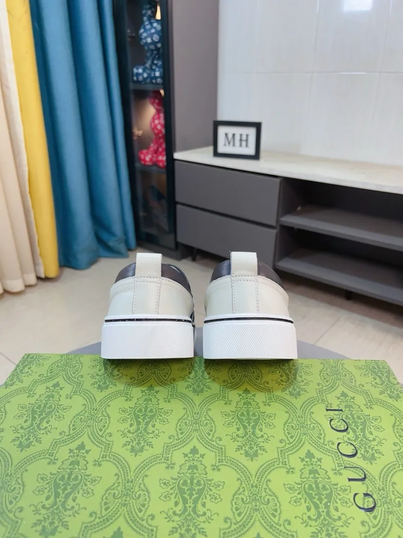 Men's shoes 💰458🌹🌹GUCCI [Gucci] New high-end brand of men's shoes, the latest fashionable casual men's shoes, trendy and versatile, relaxed and sporty style, uppers imported from Italy, first-layer cowhide, genuine leather lining, and ultra-fine workmanship. Original personalized fashionable rubber wear-resistant outsole, light and comfortable on the foot, size 38-44